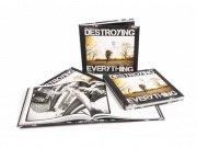 "Destroying Everything ...Seems Like The Only Option..." Buch