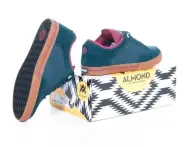 Almond "Duke Low Navy/Red" Shoes