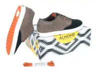 Almond "Valley" Winter 2013 Shoes - Black/Olive