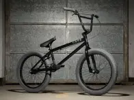 Kink Bikes "Curb" 2017 BMX Rad - Gloss Black