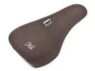 Kis "Stealth Fat" Pivotal Seat