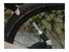 Topeak "Micro AirBooster II" CO2-Pumpe Set Topeak "Micro AirBooster II" CO2-Pumpe Set