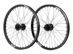 Pride Racing "Fusion 20/15mm - Helium M24" BMX Race Laufräder - 20 Zoll, Disc, 20mm/15mm Achse, Sch… Pride Racing "Fusion 20/15mm - Helium M24" BMX Race Laufräder - 20 Zoll, Disc, 20mm/15mm Achse, Sch…