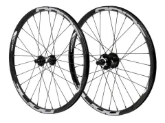 Pride Racing "Control V2" BMX Race Laufräder - 20 Zoll / 451, Disc, 10mm Achse Pride Racing "Control V2" BMX Race Laufräder - 20 Zoll / 451, Disc, 10mm Achse