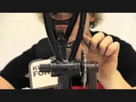 Wie Du eine Kurbel an Deinem BMX Rad montierst (Video)