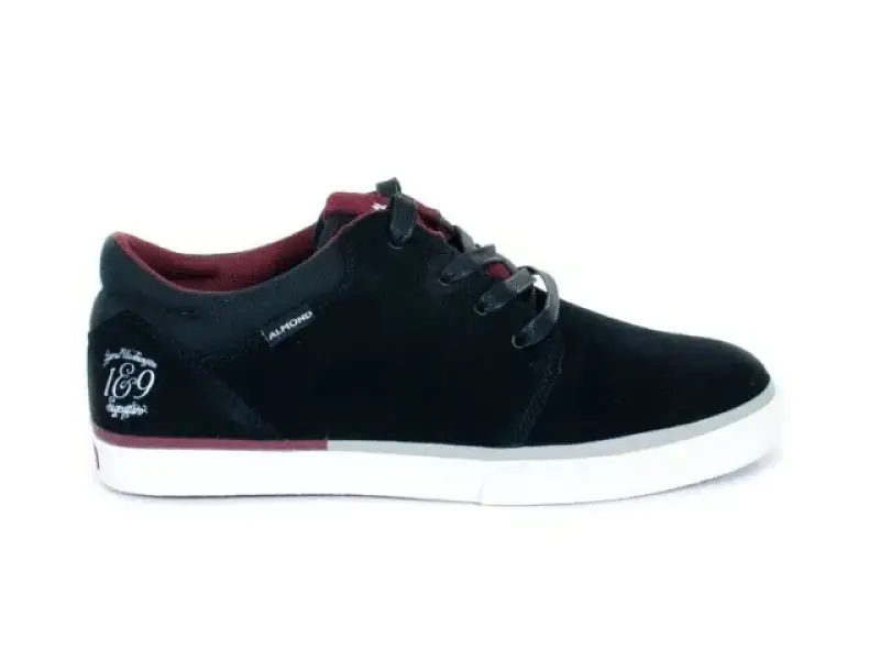 Almond "1&9" Winter 2013 Shoes - Black