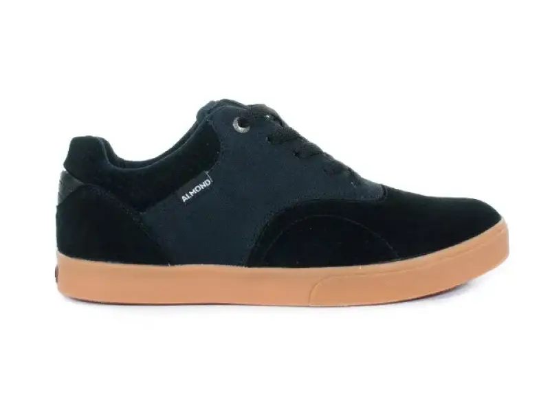 Almond "Estate" Winter 2013 Shoes - Black