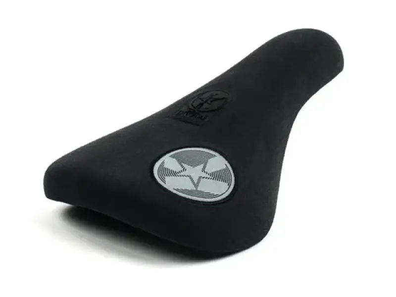 Kink Bikes "Evade" Pivotal Sattel