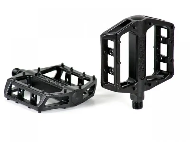 MacNeil "Chinch" Pedale