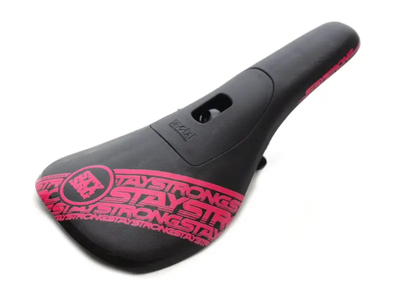 Stay Strong "Race DVSN Plastic" Pivotal Sattel