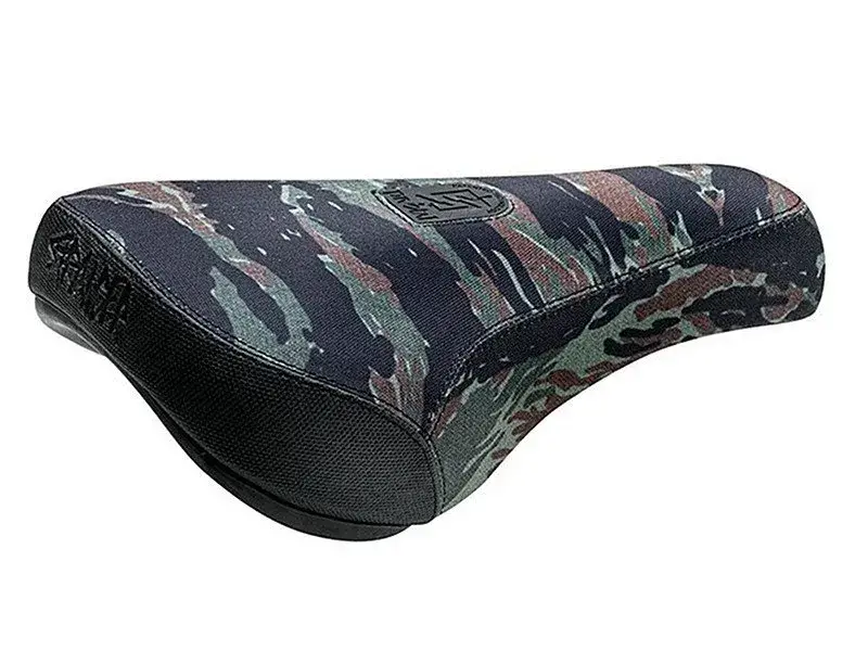 Stranger "Tiger Camo" Pivotal Sattel