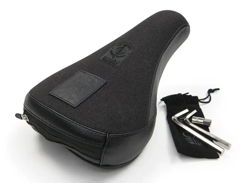 wethepeople "Smuggler" 2016 Pivotal Seat
