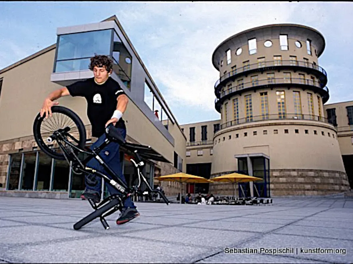 Flatland in front of the Haus der Geschichte
