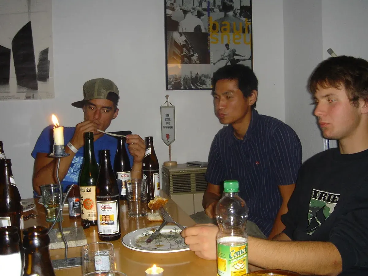 An evening around the table in the flat