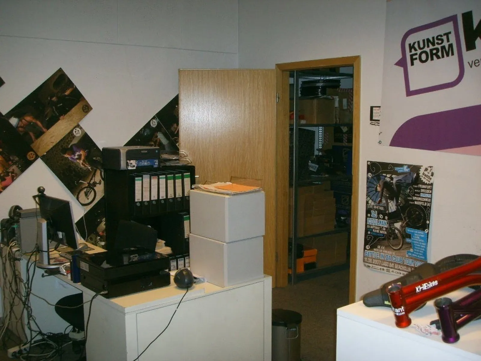 The office in the Heilbronner Straße with the kunstform logo on the wall