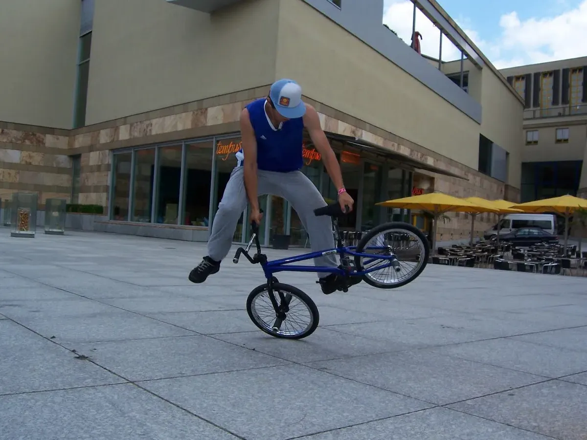 Flatland in front of a building in Stuttgart