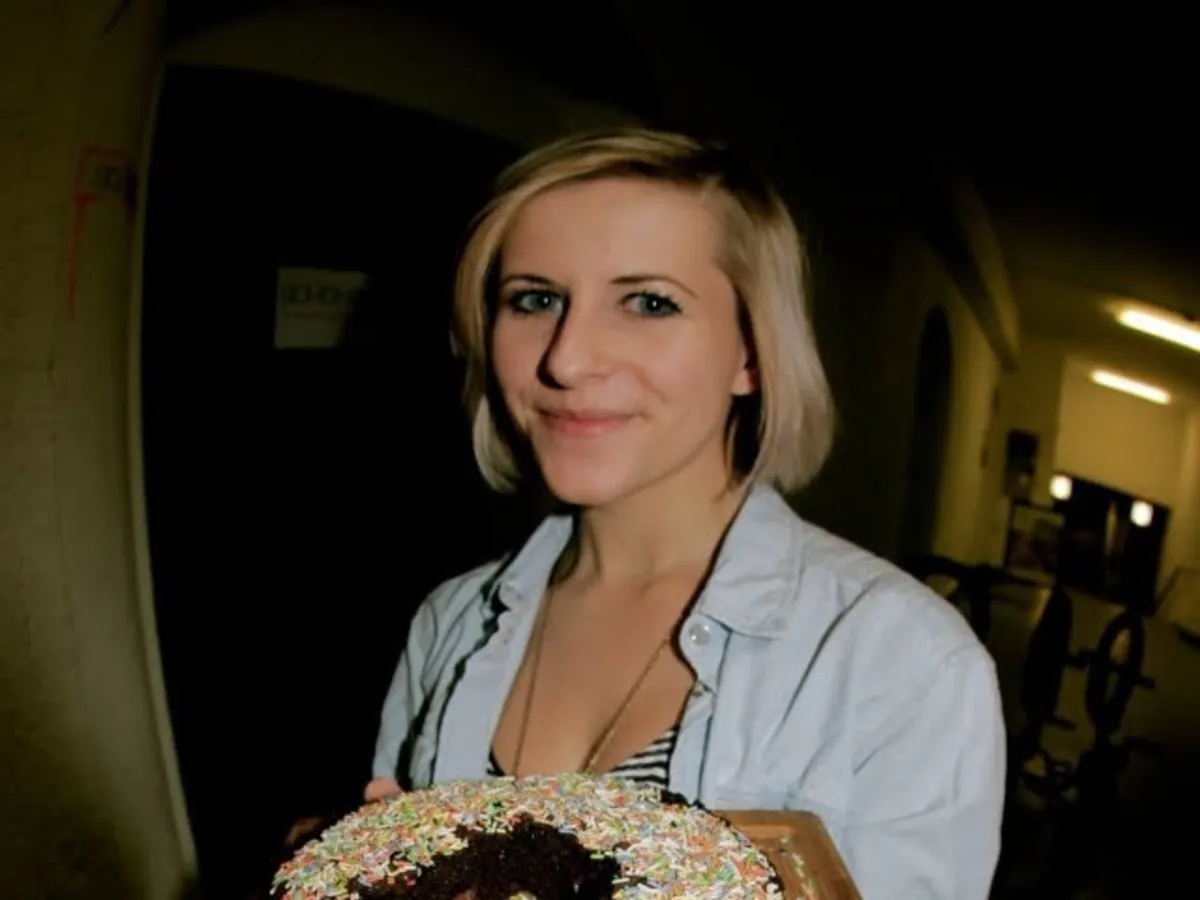 The cake for three years of the store, 20 November 2011