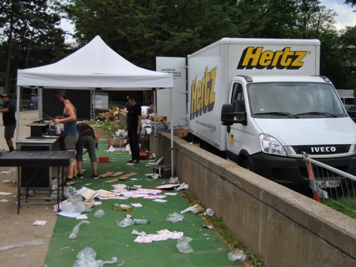 Packing up after the BMX Masters: everything back into the rented lorry