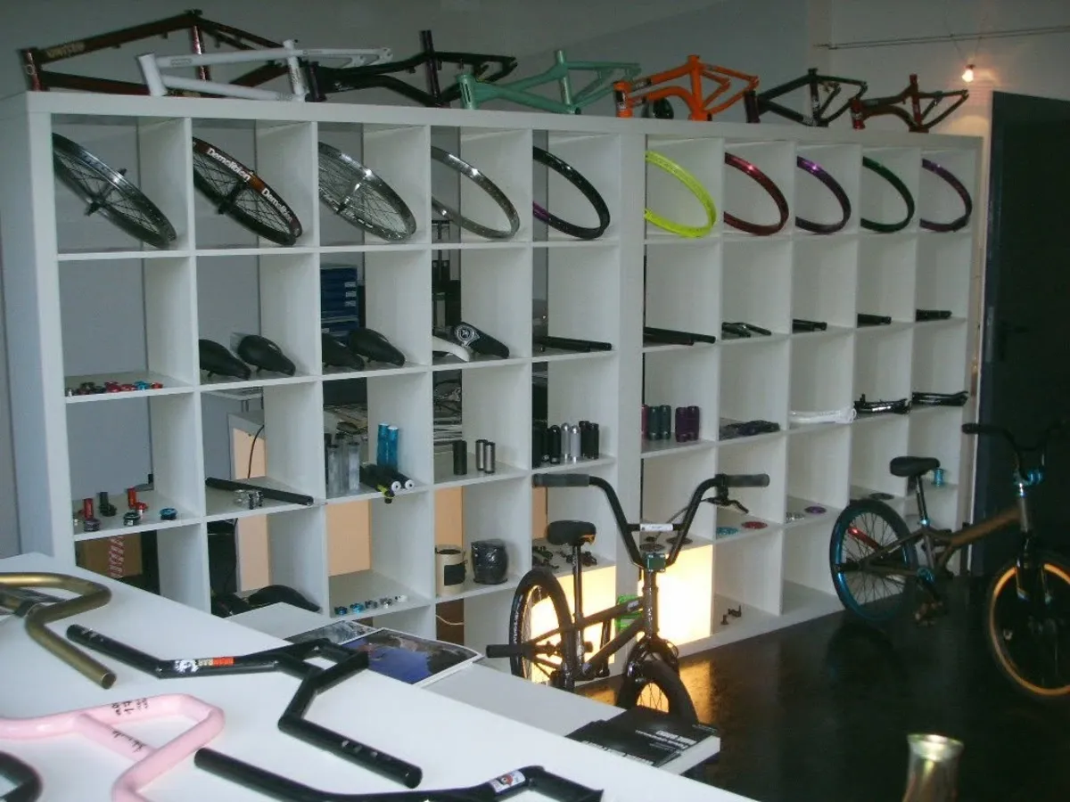 The finished store with the frames in the shelves