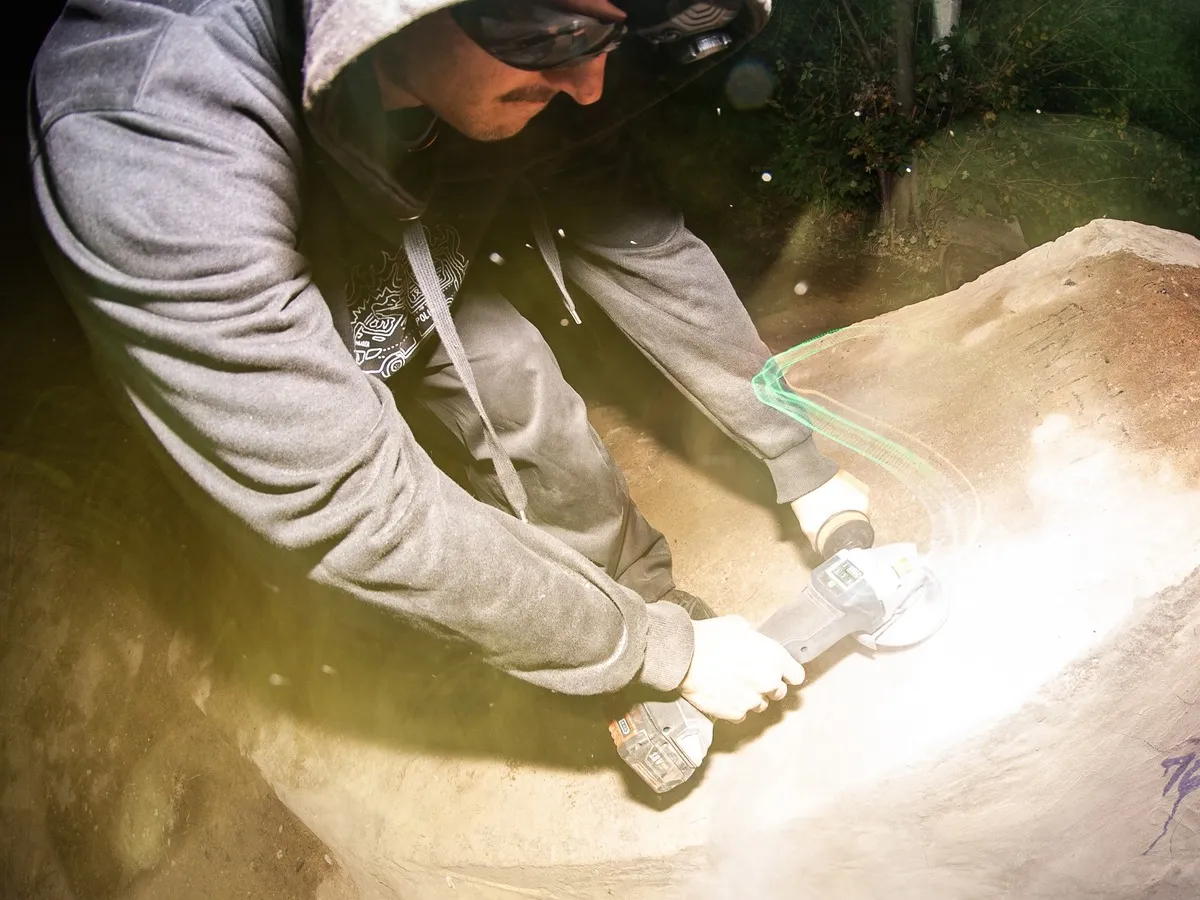 Jan Bisanz grinding down an edge