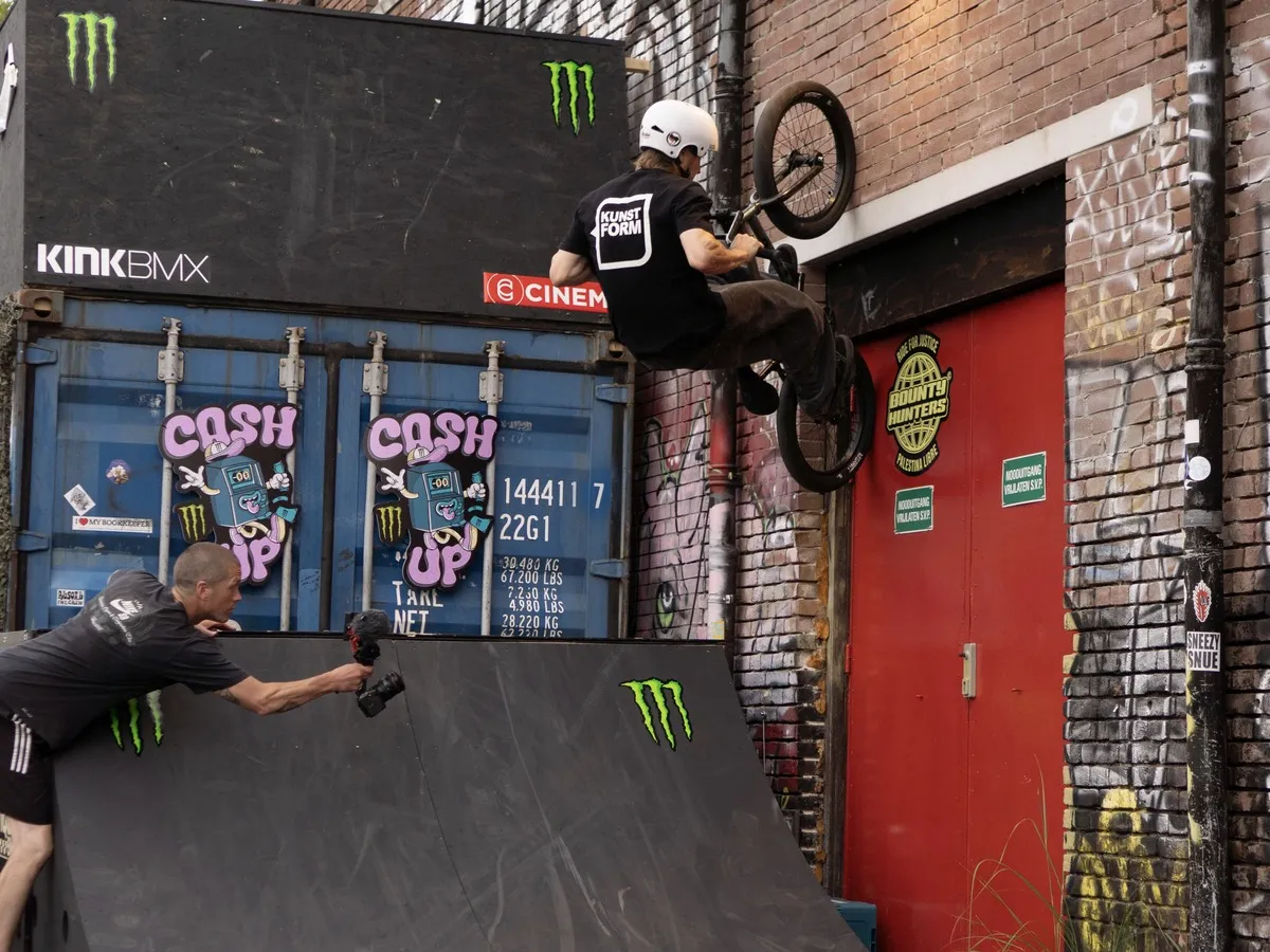 Jan Bisanz with a wallride at a jam