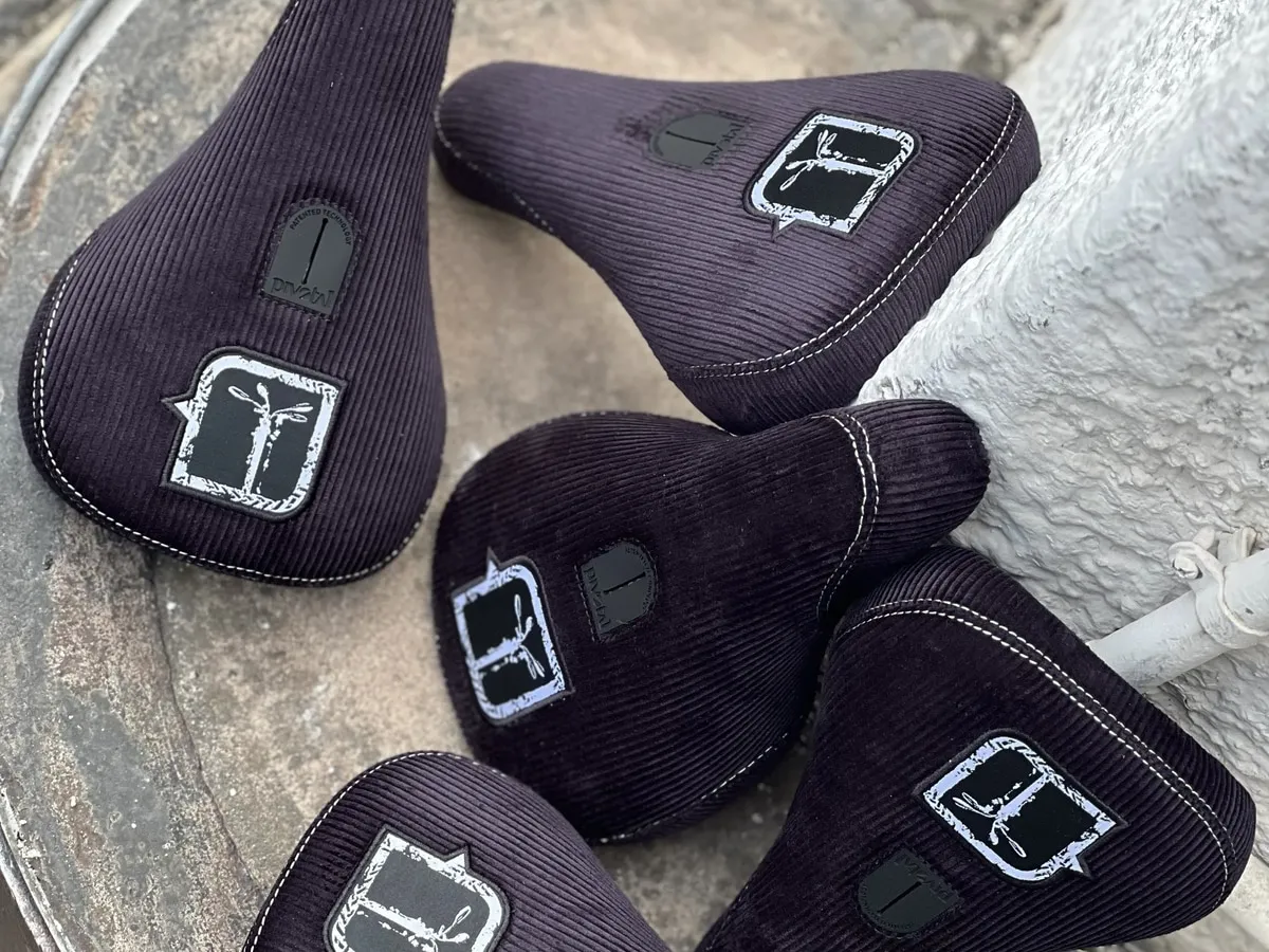 Fünf Mellowpark x kunstform Collabo Sättel