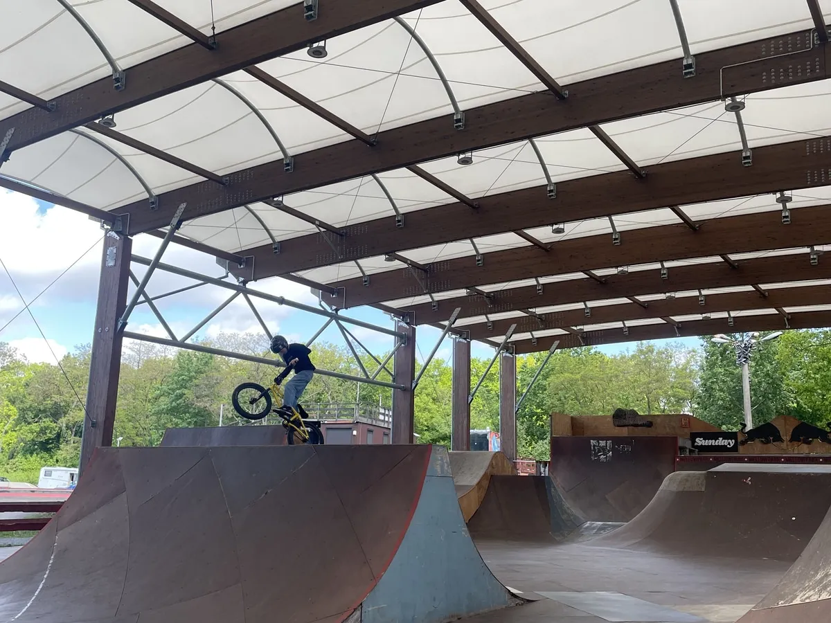 Überdachte Rampen im Mellowpark Berlin