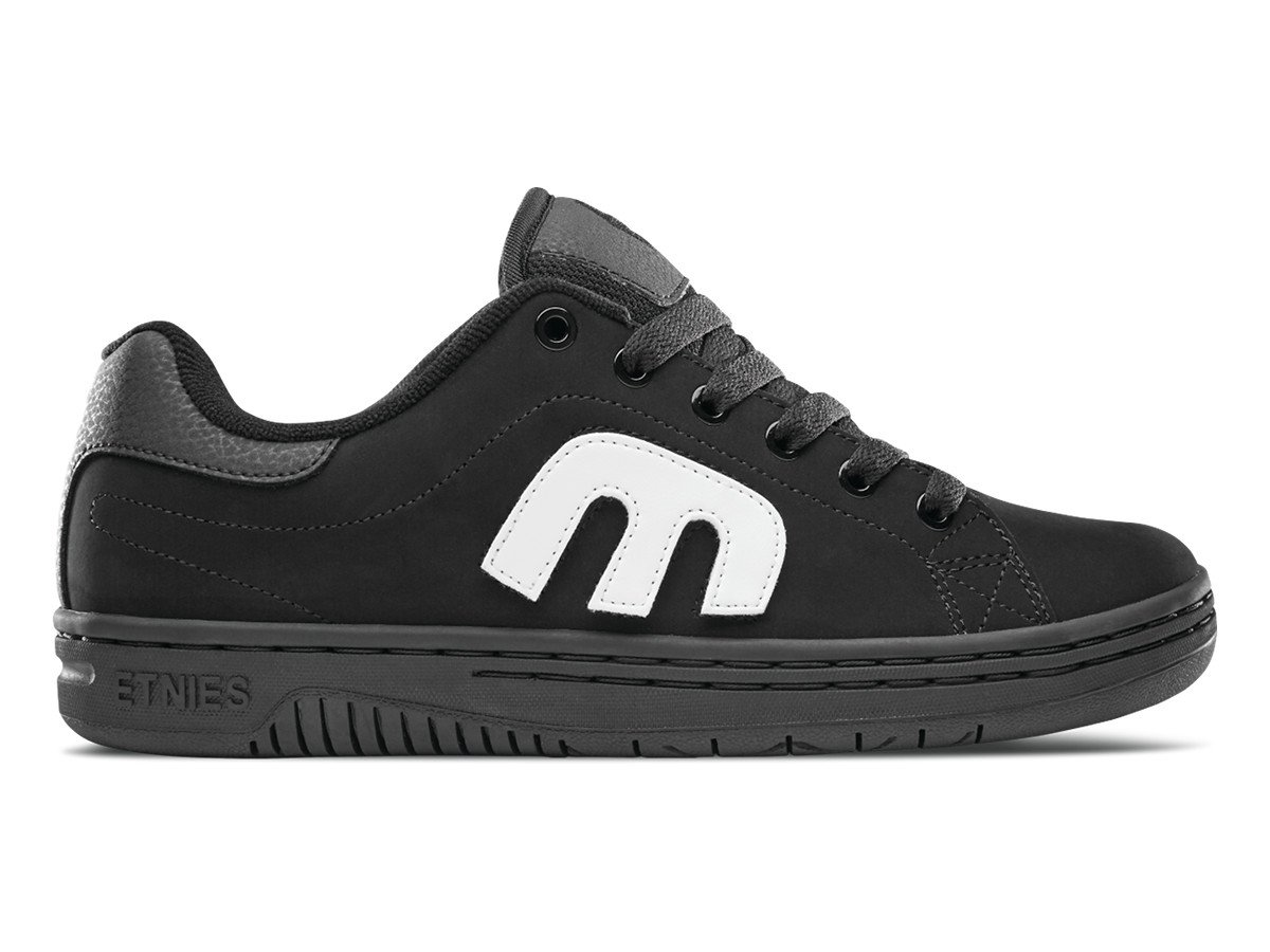 etnies classic shoes