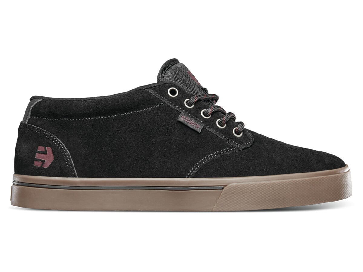 etnies mid top skate shoes