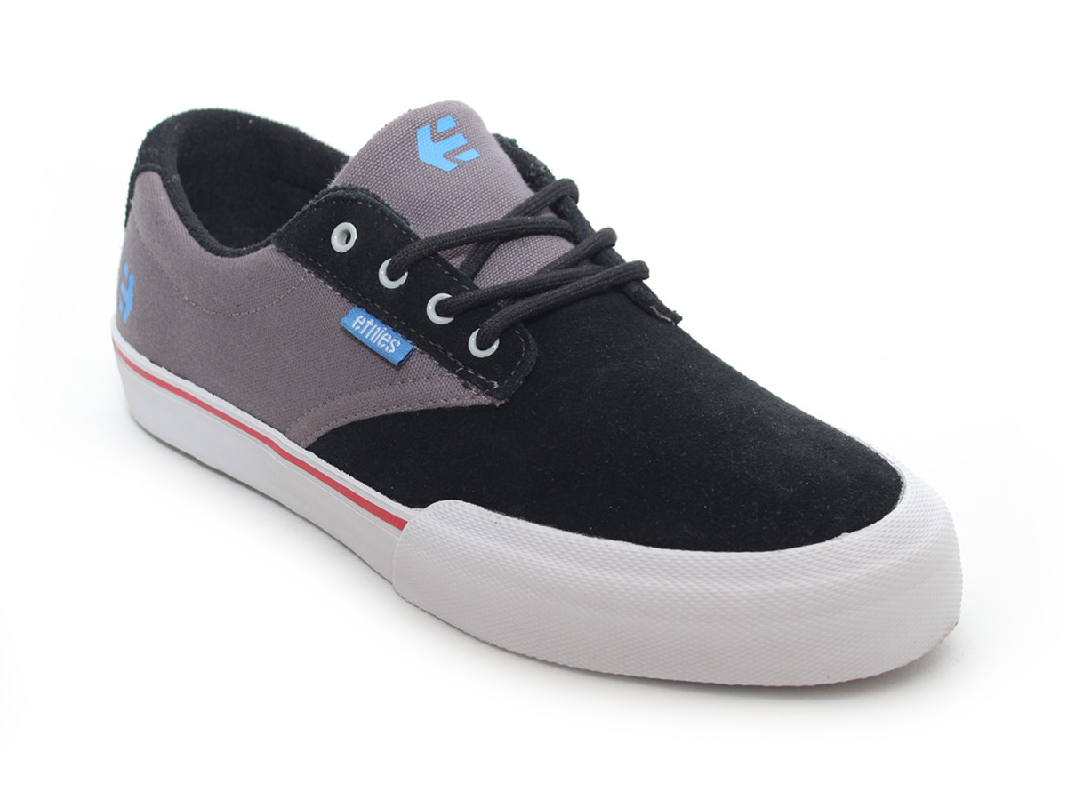 black adidas snapback