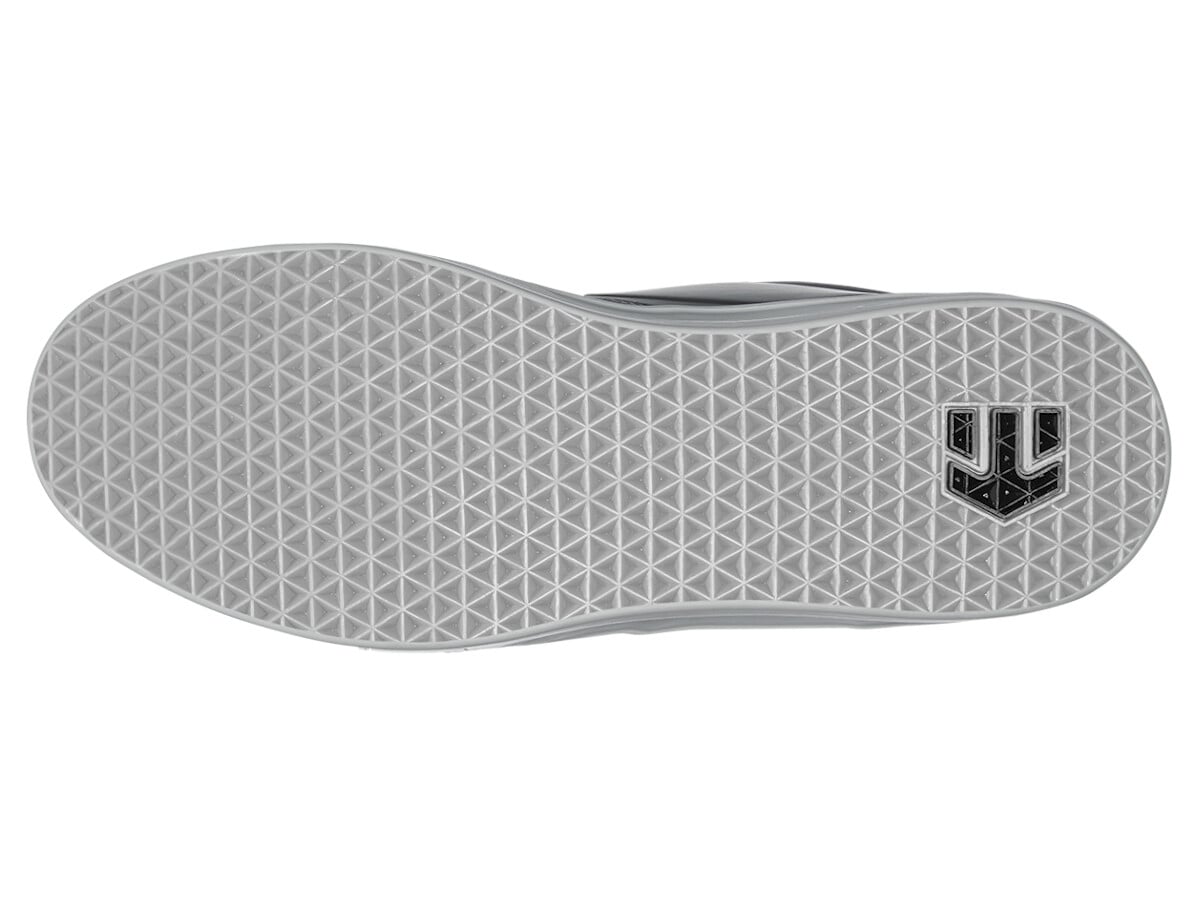 etnies semenuk shoe