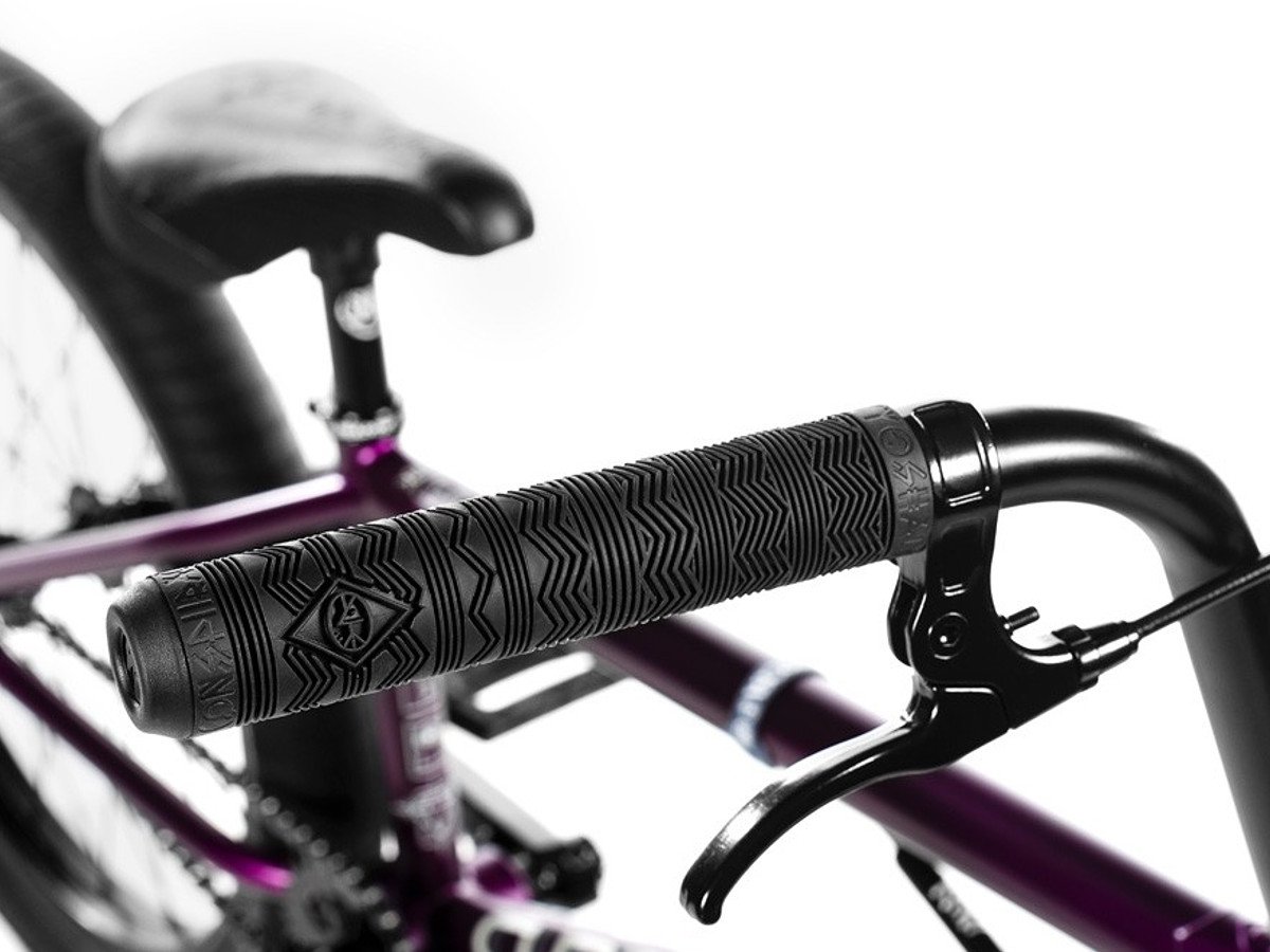 2 x SHADOW CONSPIRACY BMX BICYCLE AXLE NUTS 3/8 FIT SUBROSA HARO CULT