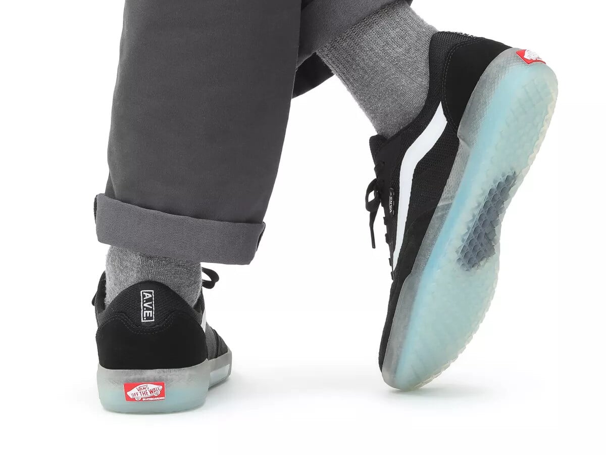 Vans ave pro black deals