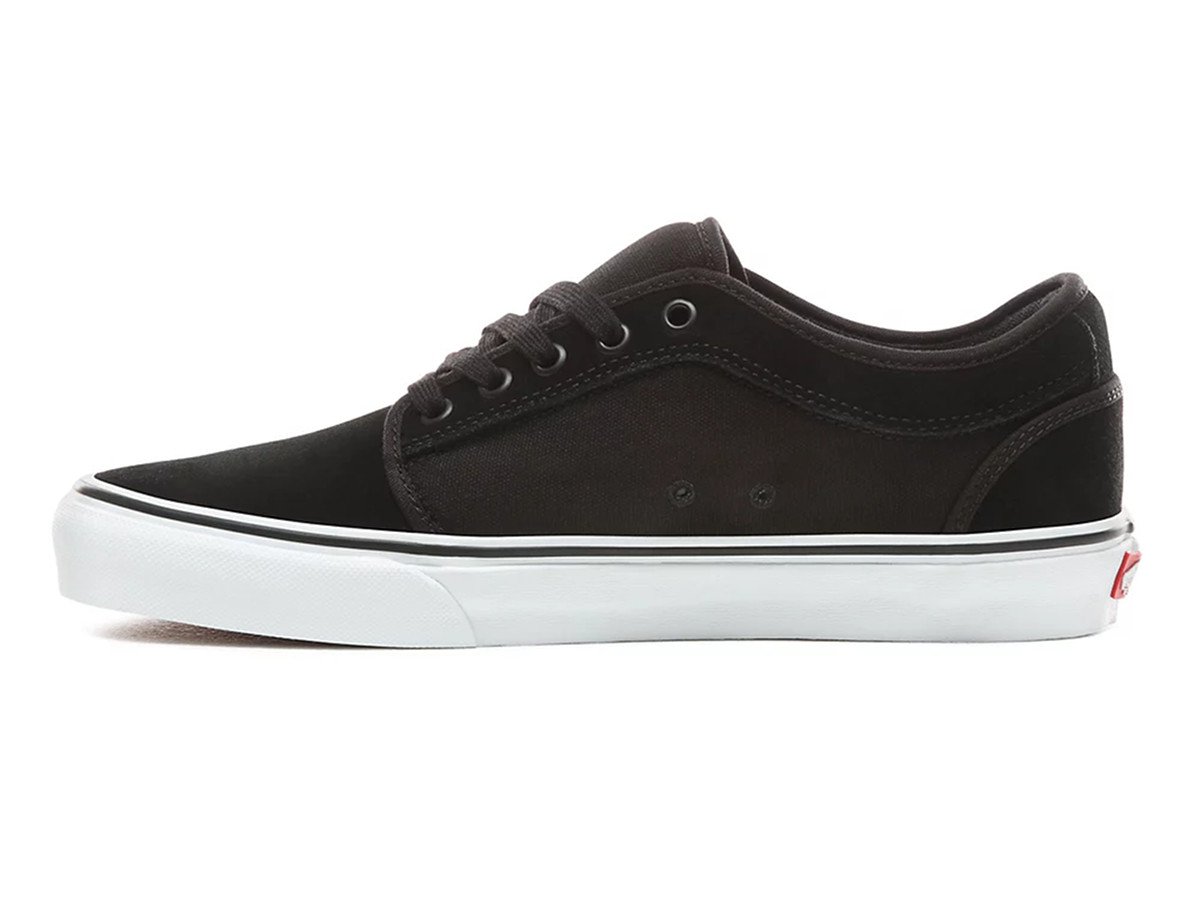 vans chukka low black white