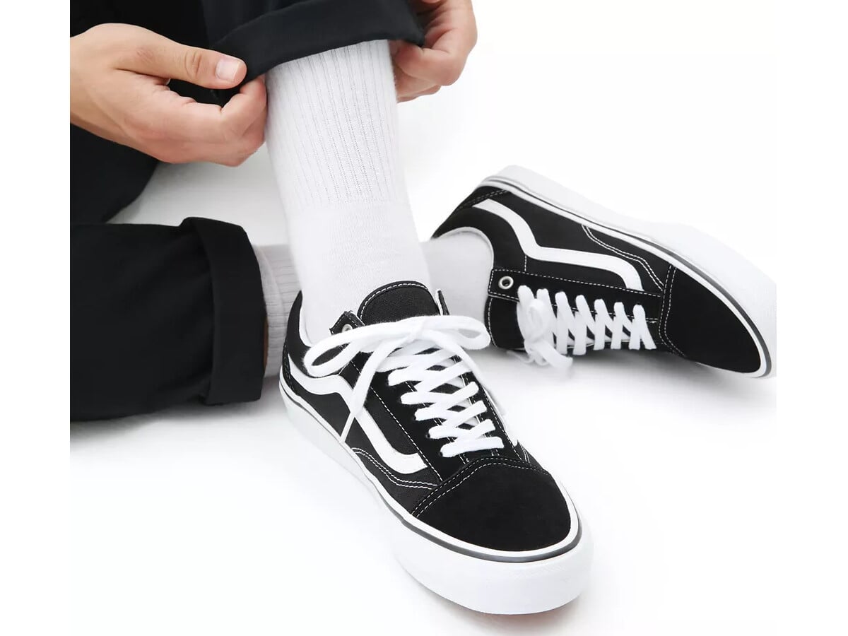 vans old skool shoes black white