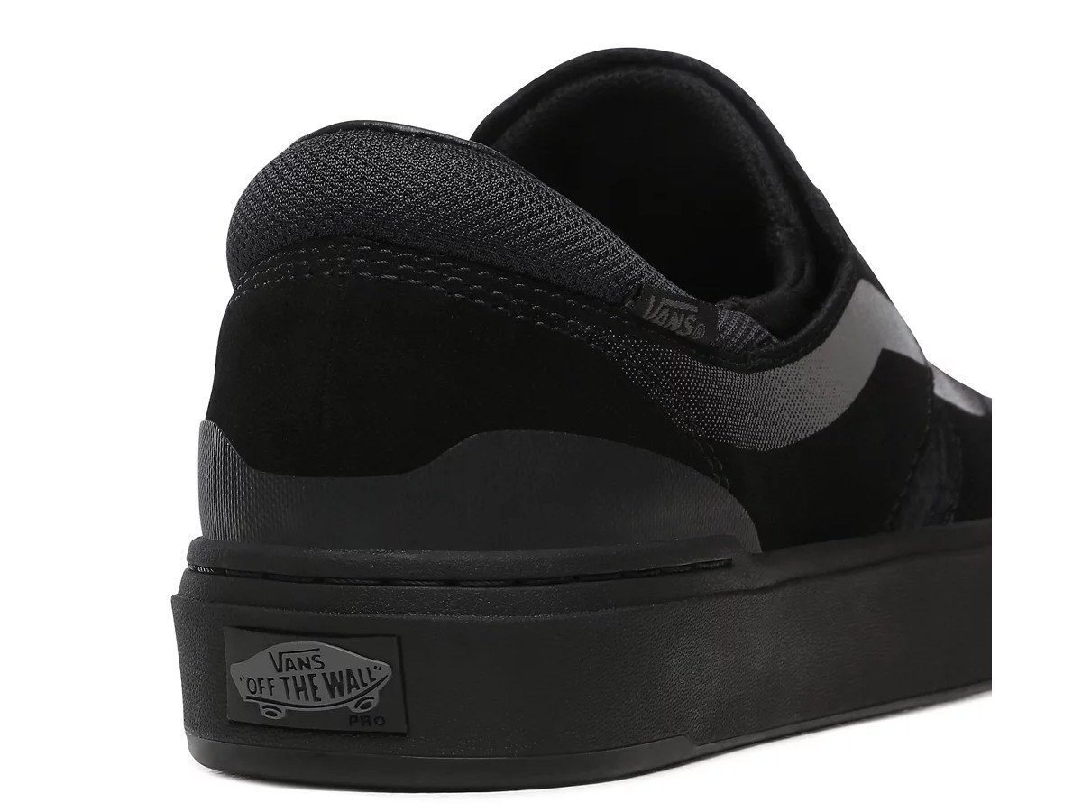 vans blackout slip on