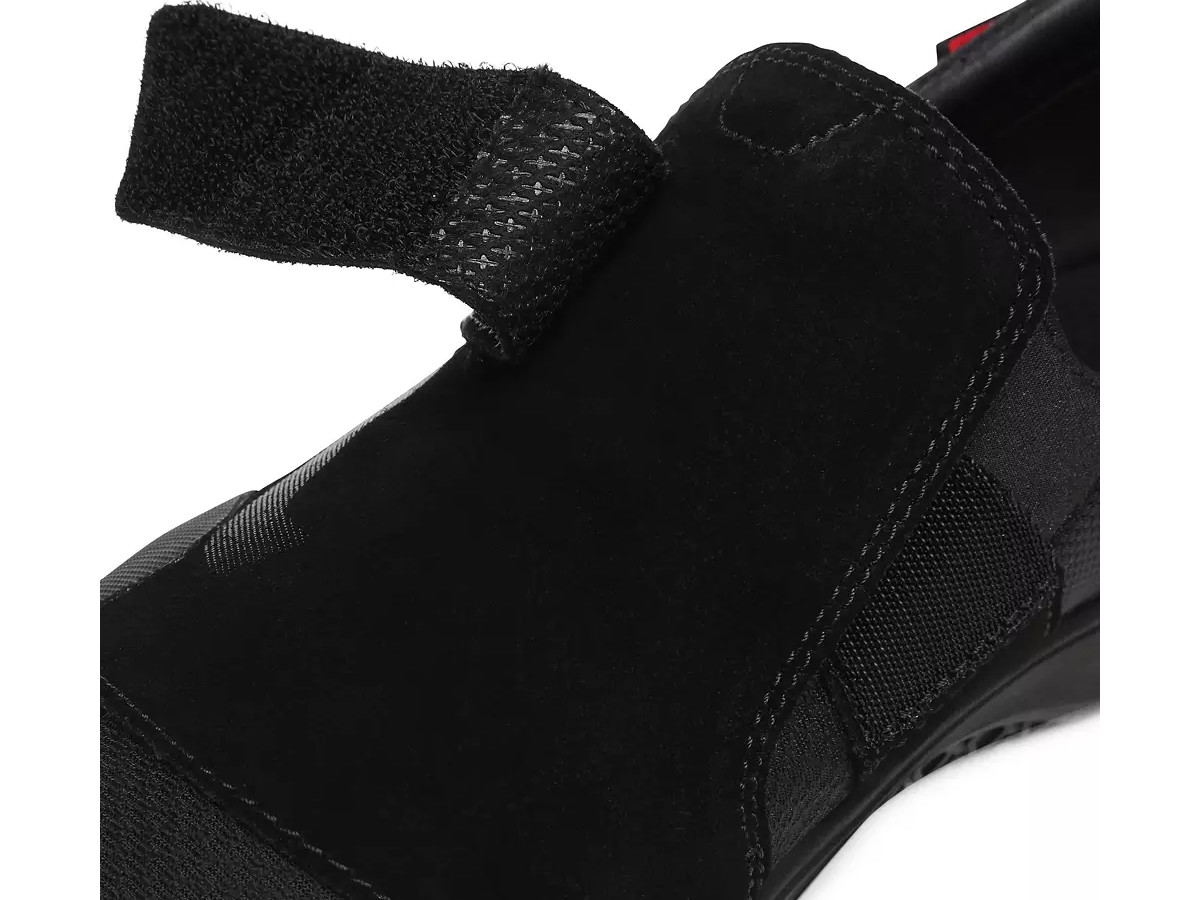 vans slip on exp pro blackout