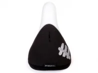 Ezra "Karl Poynter" Pivotal Sattel