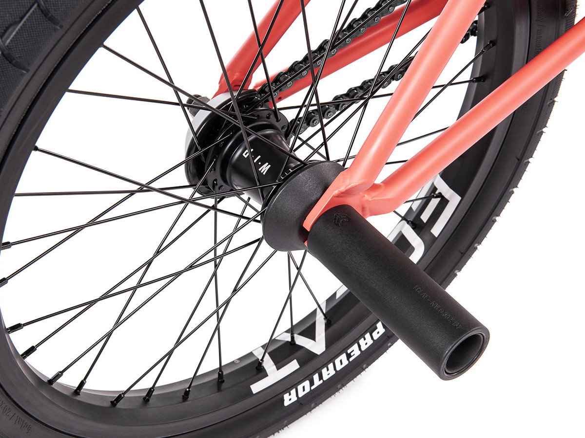 red bike spokes