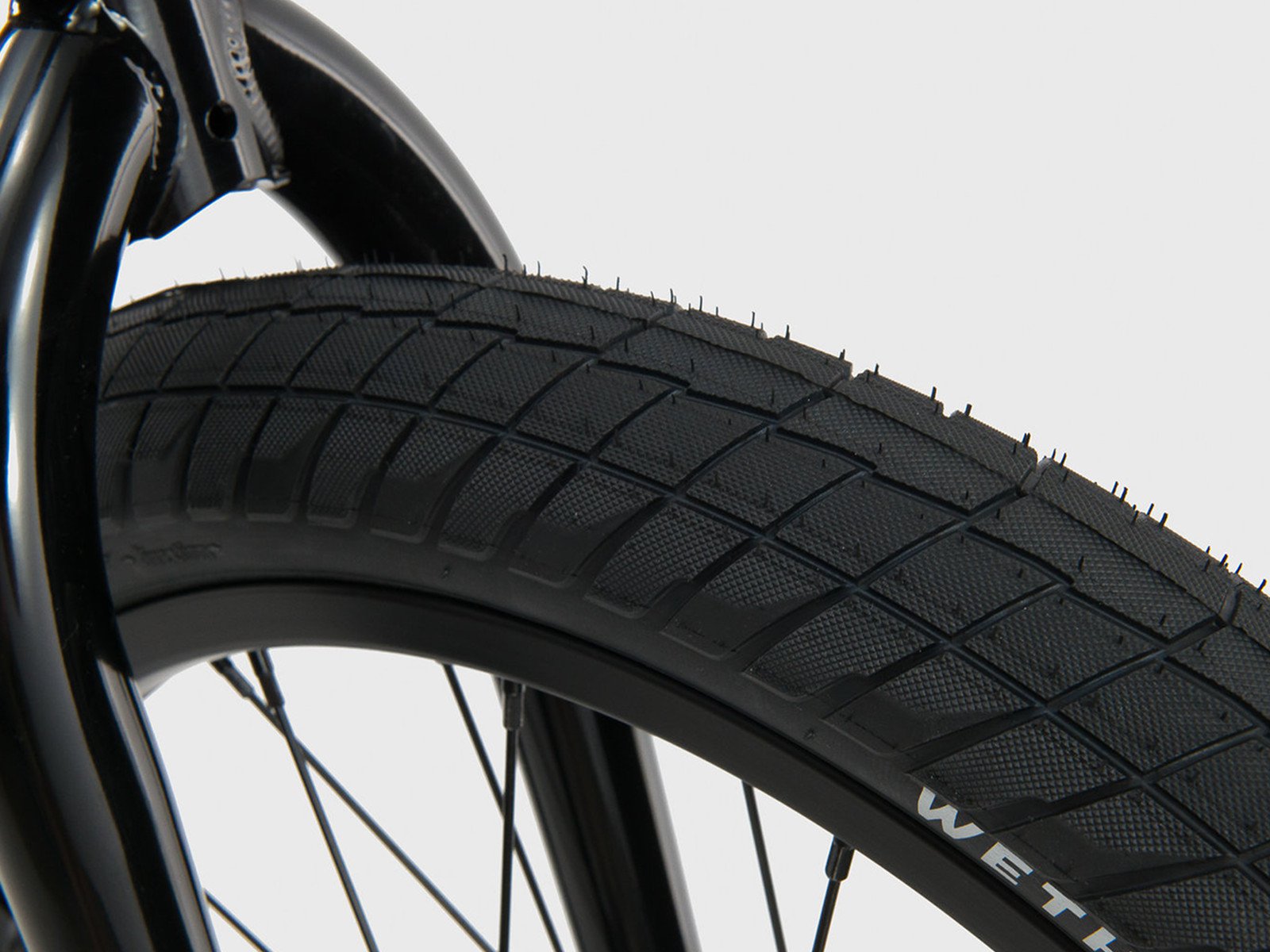 wethepeople "Volta" 2018 BMX Bike Translucent Honey Gold kunstform